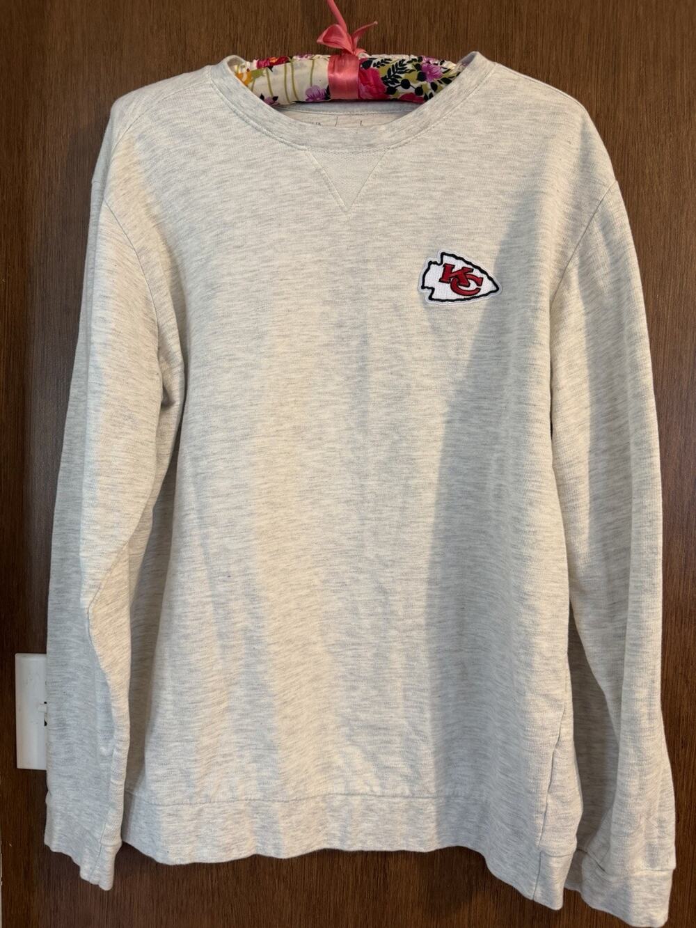 Antigua womans sz large gray Kansas City Chiefs pullover KC football sweatshirt